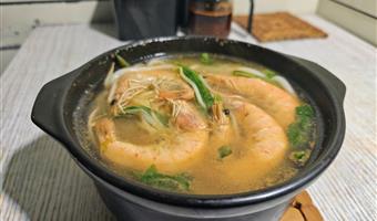 一碗米线的匠心：咏乡园的浓汤与好味