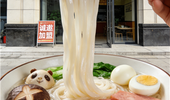 五常米香、大骨浓汤”引航财富商机！咏乡园过桥米线全国招商加盟火热开启！